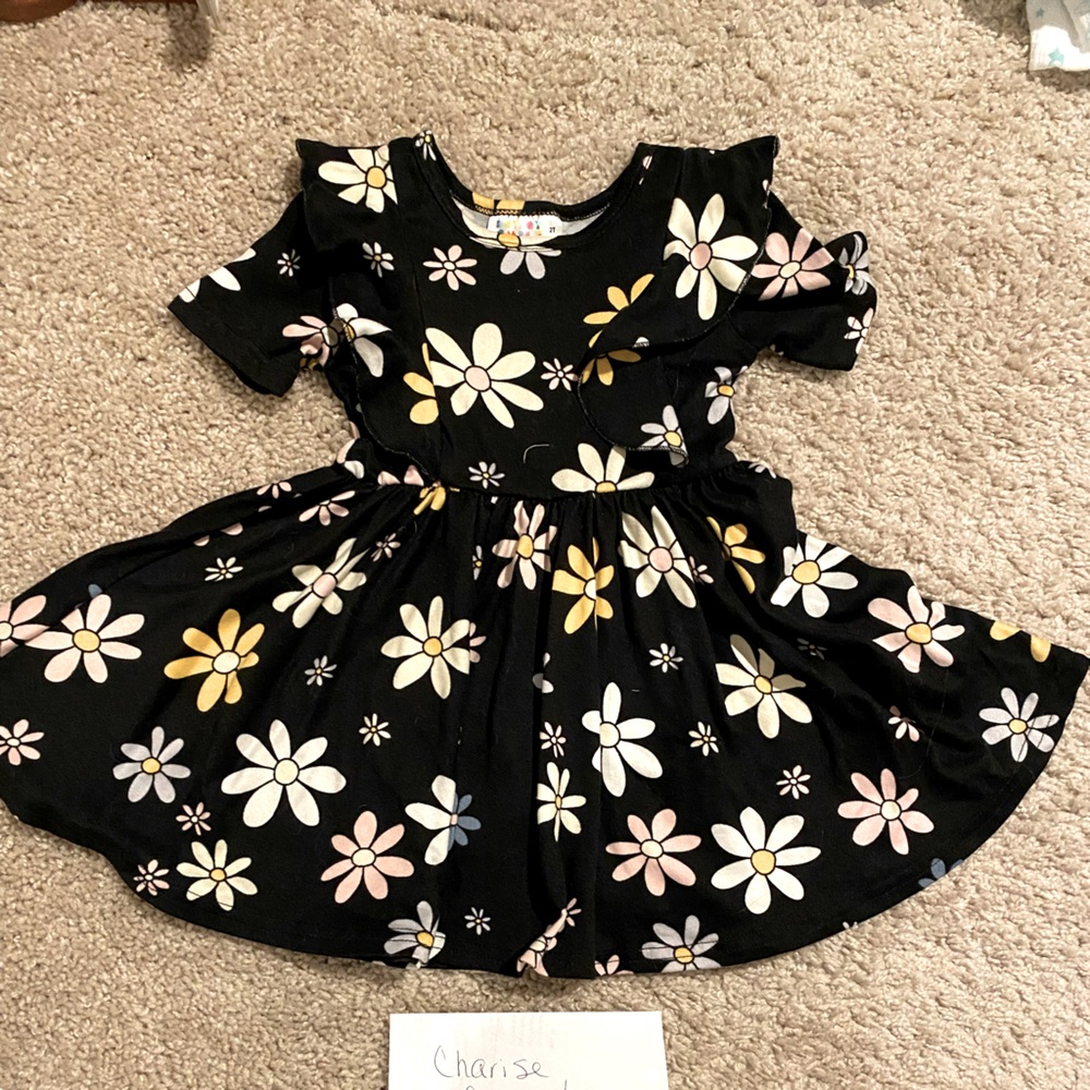 Dot Dot Smile Short Sleeve Ruffle Dresss